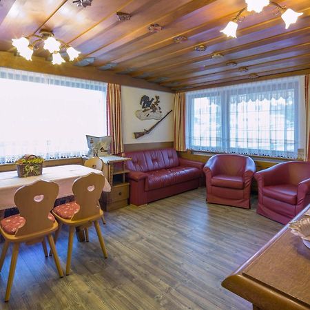 Alpin Apartments Colfosco Szoba fotó