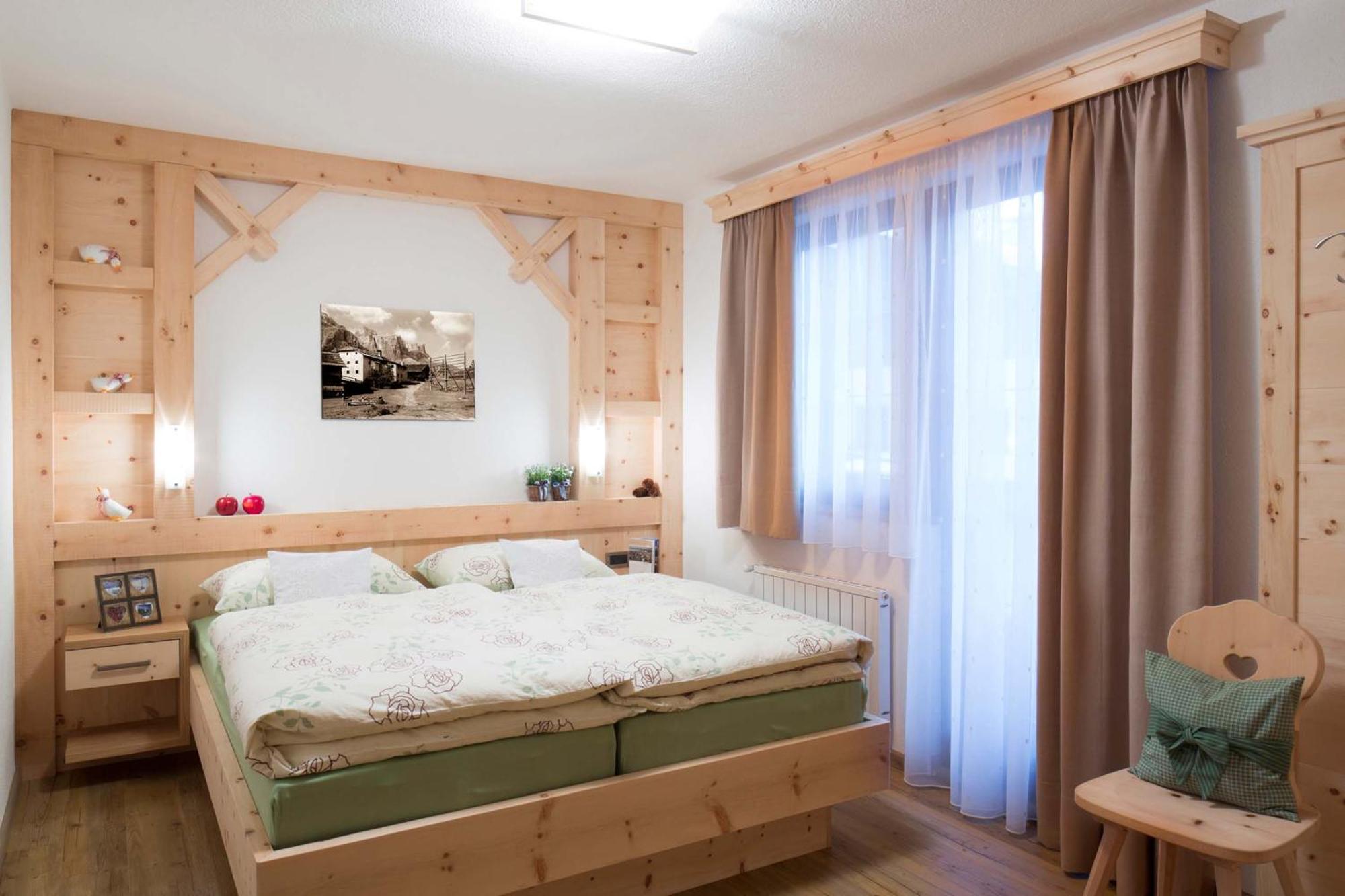 Alpin Apartments Colfosco Szoba fotó